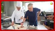 Carlo Ancelotti visita Granja Comary, prova churrasco e elogia estrutura: 'Muito bem organizado'